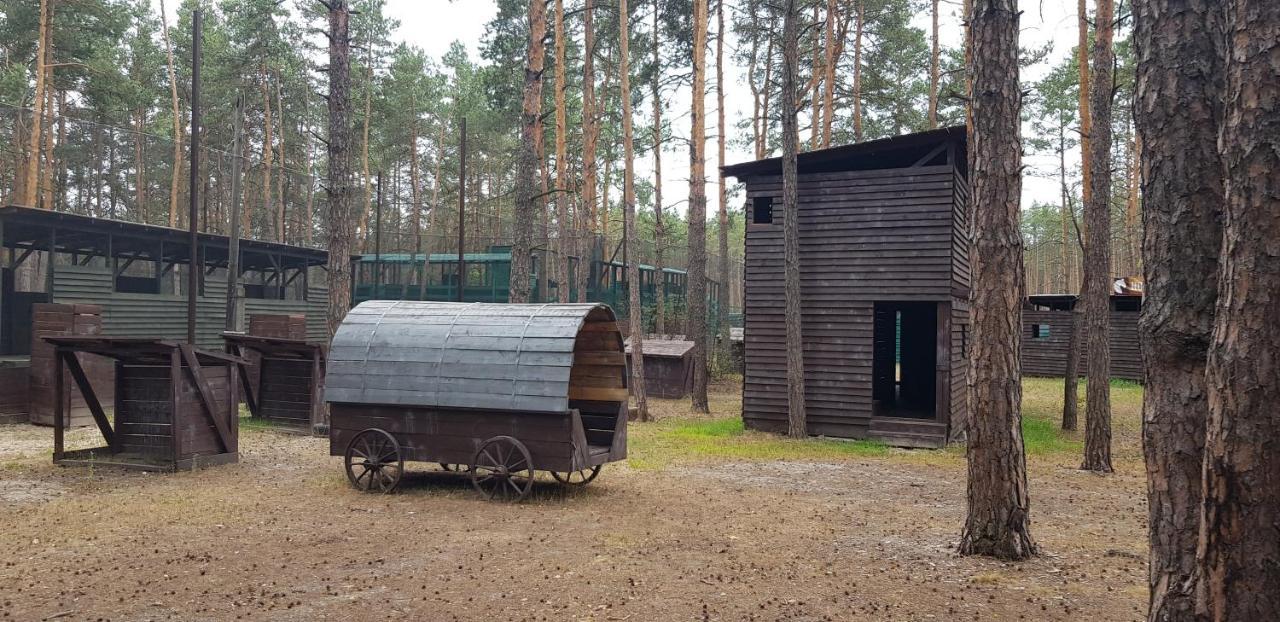 Загородный комплекс Fort Pirnov Park Пірнове Екстер'єр фото