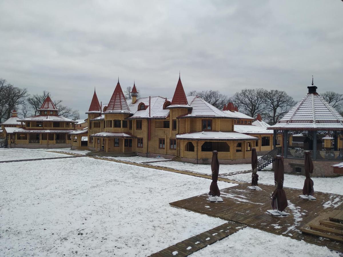Загородный комплекс Fort Pirnov Park Пірнове Екстер'єр фото